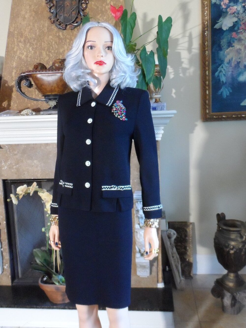 St. John Collection Black & White Trim Knit Skirt Suit Size 8